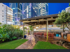 Surfers Paradise 1 bedroom apartment Bright, Spacious, 3 min to Beach, Stunning Views